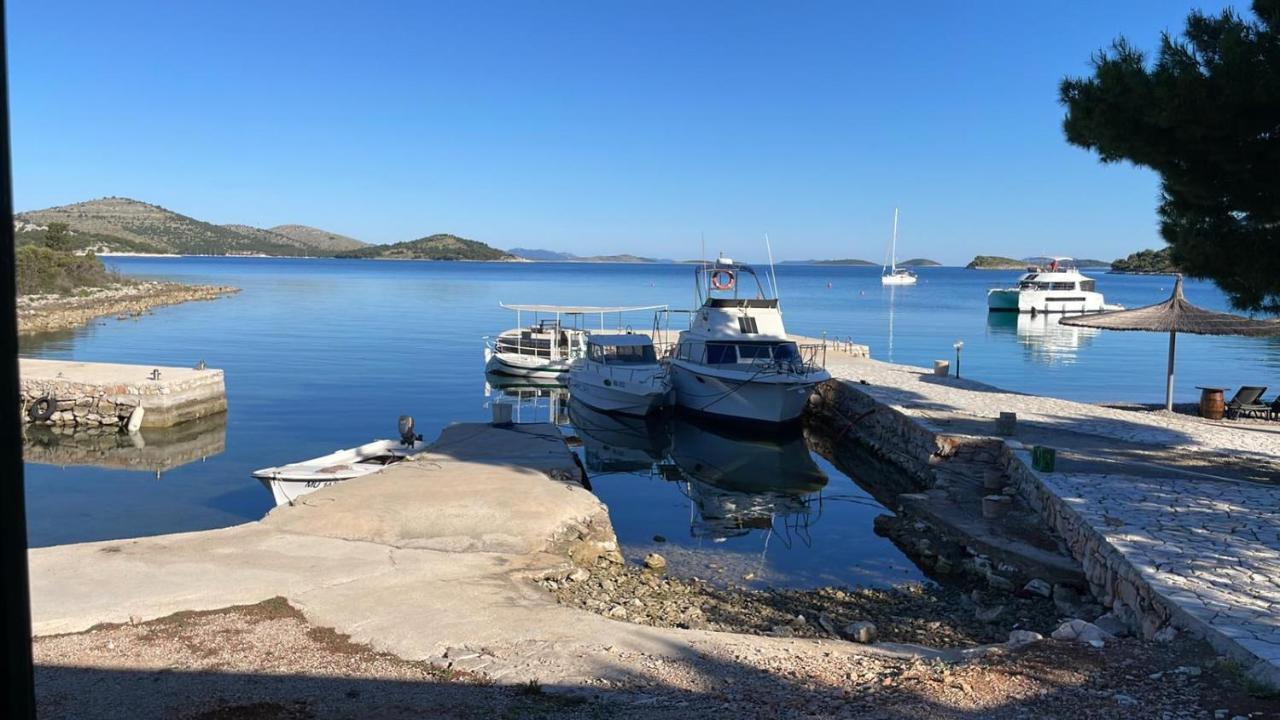Beach House Hela: Kornati Island Retreat with Pool and Transport Pristanisce Exterior photo
