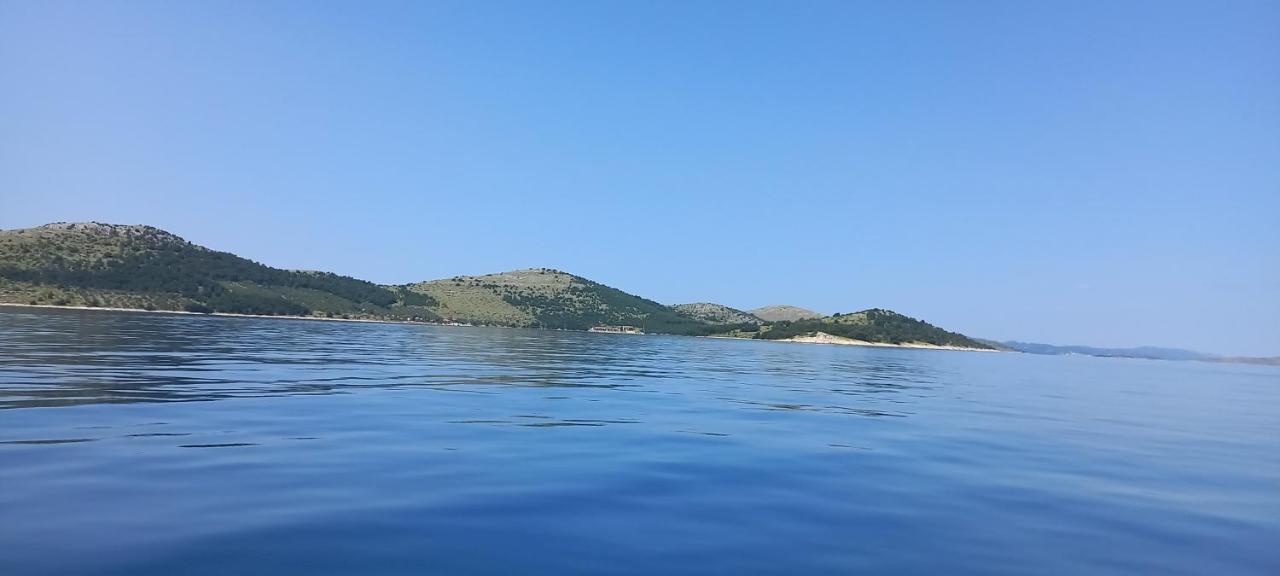 Beach House Hela: Kornati Island Retreat with Pool and Transport Pristanisce Exterior photo